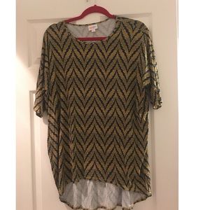 LuLaroe XS high low chevron top